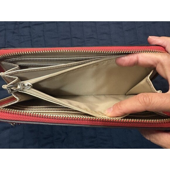 Wallet Guess large women's laurel slg ZG850046 Retail $200 + Does Have Rubbing - Picture 11 of 16